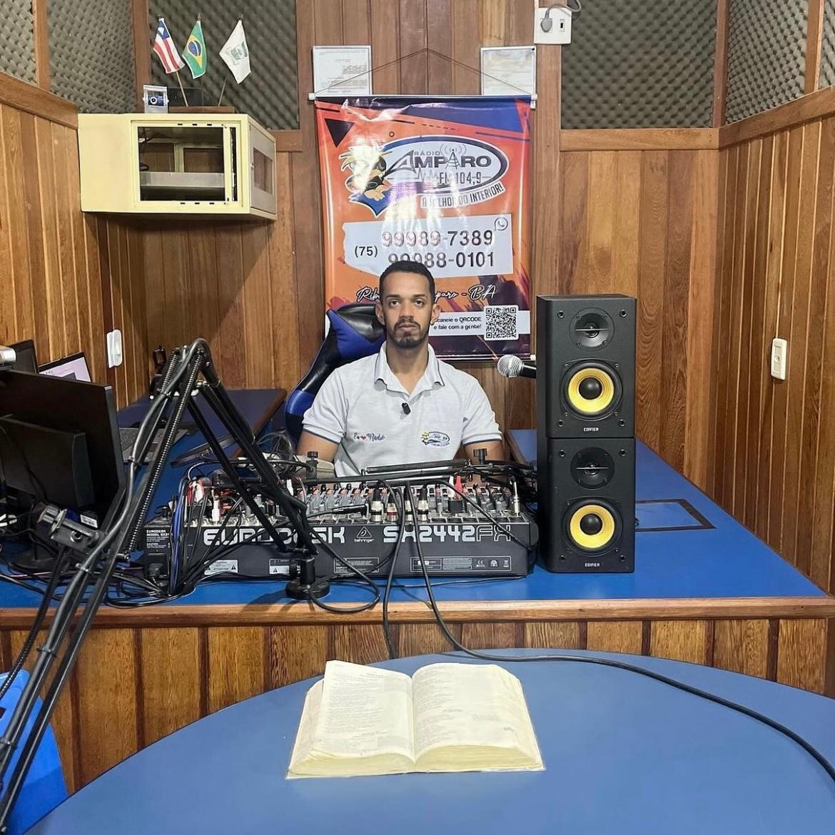 UM EXCELENTE LOCUTOR E DESTAQUE DE RIBEIRA DO AMPARO - BAHIA.